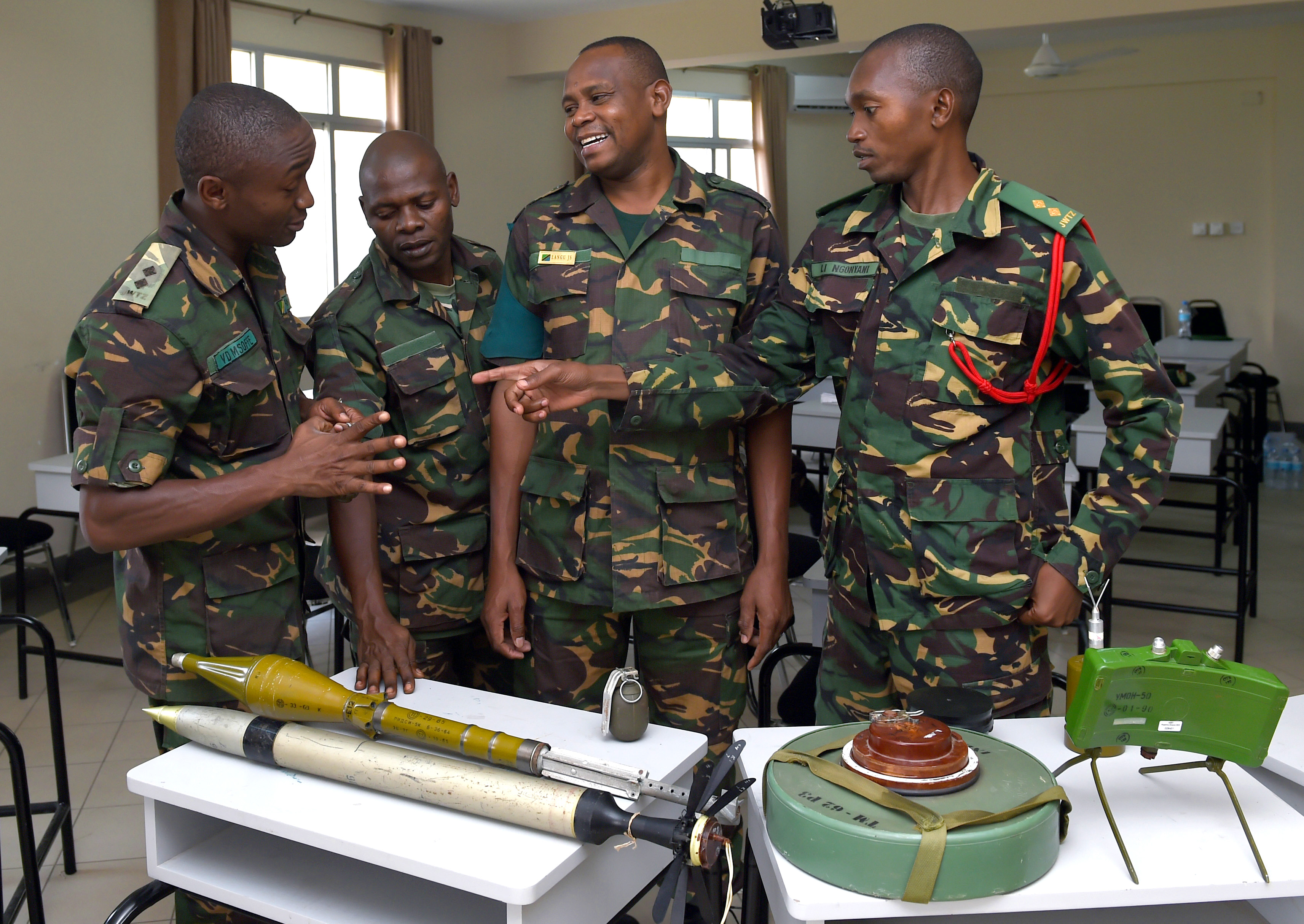 Eod Technicians Share Knowledge With Tanzanian Service Members