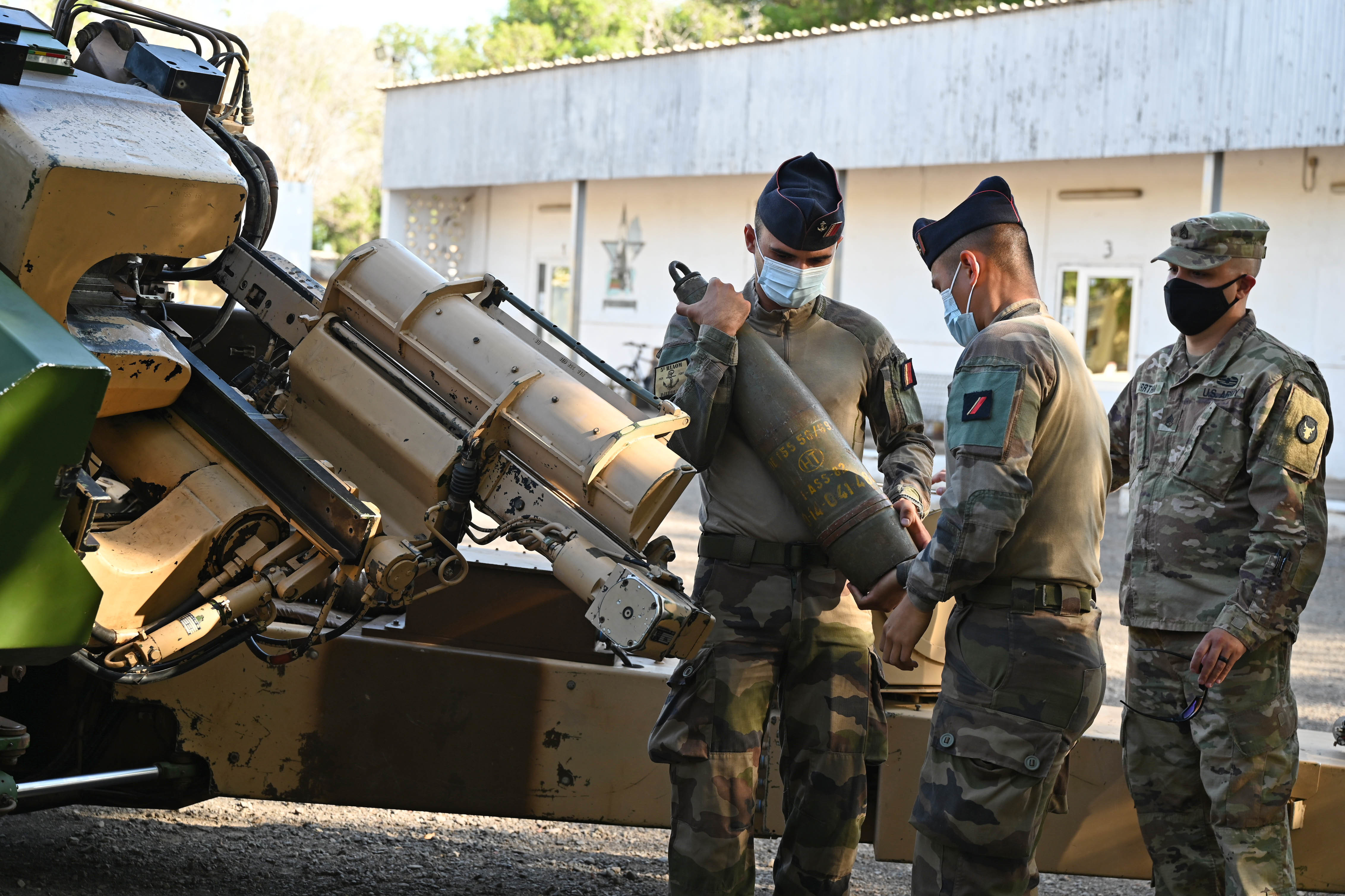 DVIDS - Images - French Armed Forces join CJTF-HOA for casualty care [Image  5 of 6]